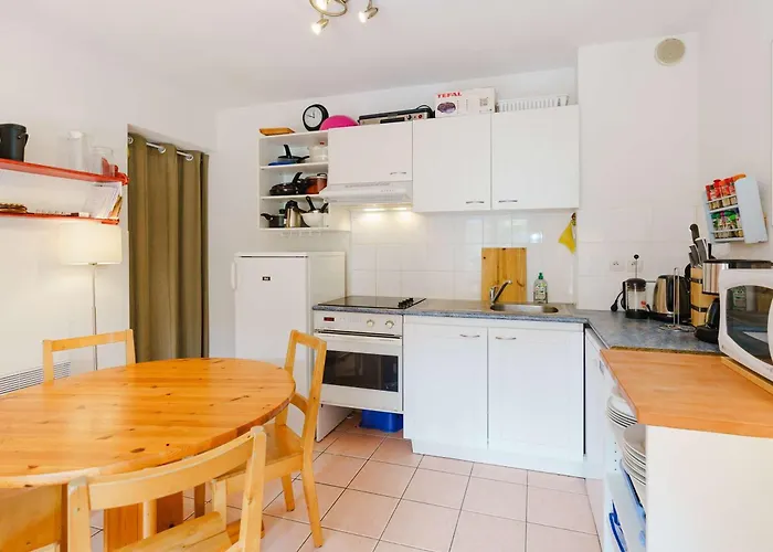Charmante Climatisee A Narbonne-plage, Proche Mer, 6 Personnes, 3 Chambres, Parking Prive - Fr-1-409-120 * Narbonne-Plage